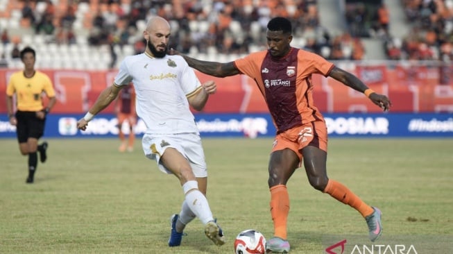 Borneo FC mengalahkan tim tamu, Bhayangkara FC, dalam pertandingan pembuka Super League 2025/2026 di Stadion Segiri Samarinda, Kalimantan Timur, Jumat (8/8/2025). [ANTARA]