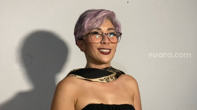 Mantan istri Ari Lasso, Vitta Dessy saat ditemui di kawasan Mampang, Jakarta Selatan, Jumat (8/8/2025). [Tiara Rosana/Suara.com]