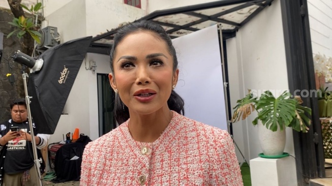 Kris Dayanti Bongkar Alasan Mulai Kuliah S1 di Usia 50