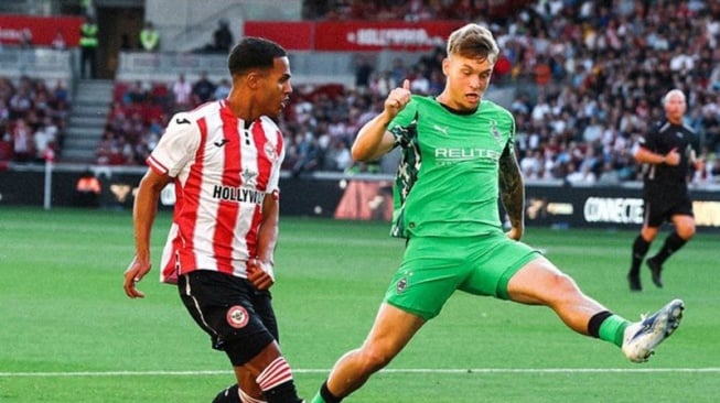 Borussia Monchengladbach Imbangi Brentford, Kevin Diks Tampil Solid di Lini Belakang