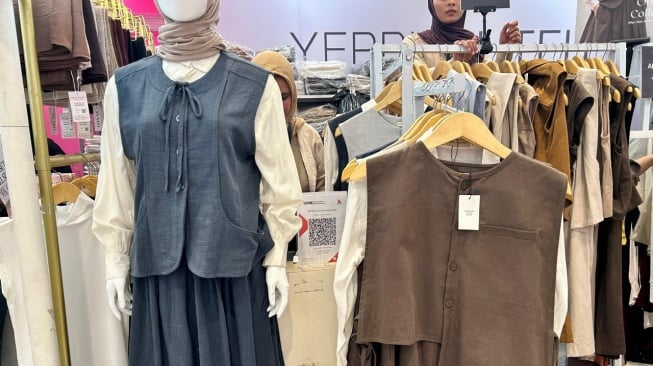 Busana Modest Fashion di Bazar GlamLocal PIM 3, Jakarta Selatan (Suara.com/Dini Afrianti)