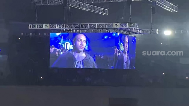 Suasana laga tinju ulang El Rumi dan Jefri Nichol di acara Superstar Knockout di Jakarta International Convention Center, Senayan, Minggu dini hari, 10 Agustus 2025. [Suara.com/Adiyoga Priyambodo]