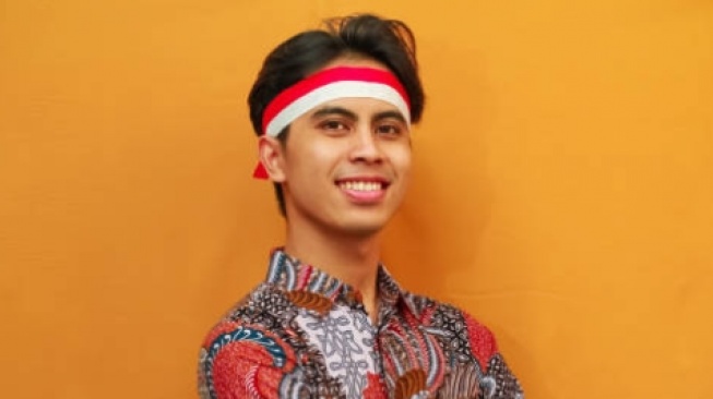 Outfit Merah Putih