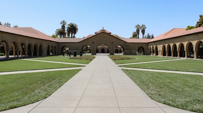 Universitas Stanford PHK 363 Karyawan, Ini Penyebabnya