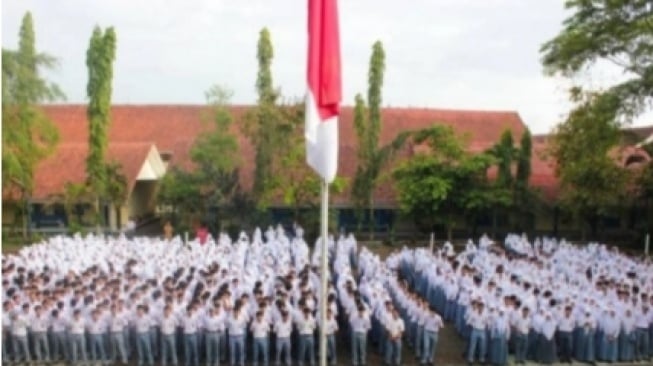 Susunan Petugas Upacara 17 Agustus di Sekolah. (unsplash)