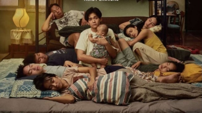 Ulasan 1 Kakak 7 Ponakan: Potret Generasi Sandwich yang Terjebak Jadi People Pleaser