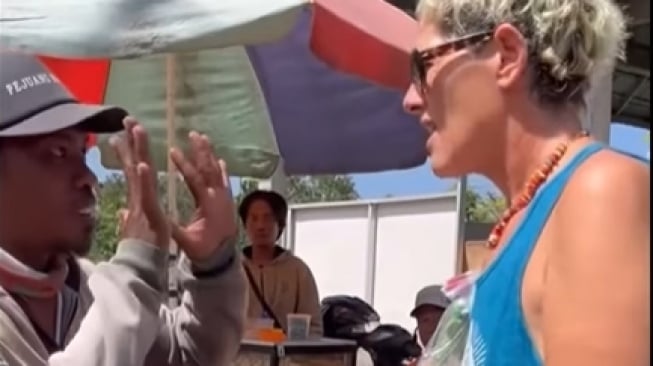 Viral Penjual Es Krim Tolak Rp100 Ribu dari Warga Negara Asing, Minta Rp1 Juta Bikin Syok