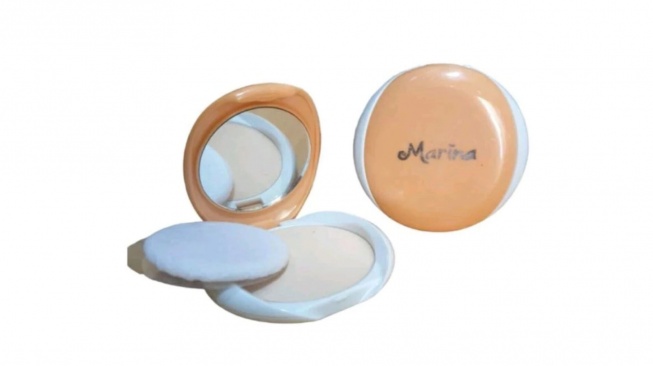 5. Marina smooth & glow UV compact powder (shopee.co.id)