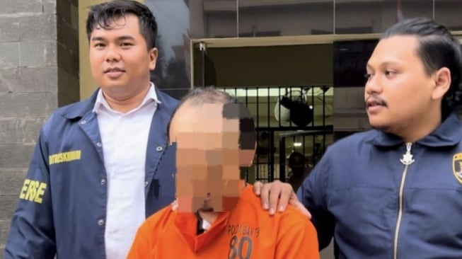 Jebak Anak Tiri Bikin Video hingga 20 Kali Dicabuli, Aksi Licik IS Nyamar jadi Bos Mafia Terbongkar!