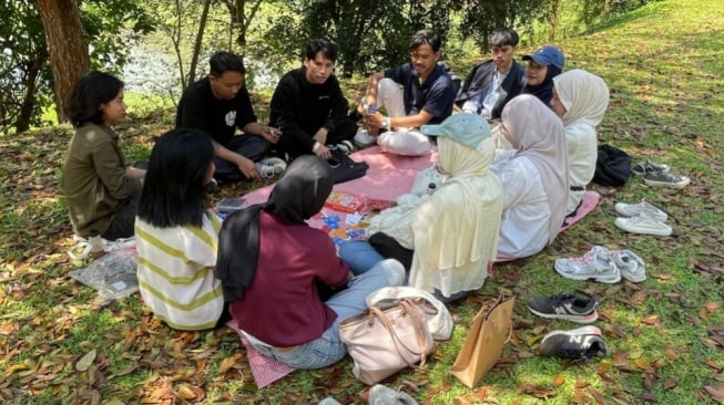 Uncle D Backyard: Destinasi Baru Piknik Estetik di Sudut Kota Bandung