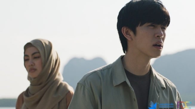 Sinopsis Film 'Panyi I Sea You', Dibintangi Save Saisawat dan Ging Areeya