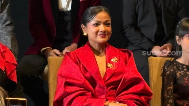 Nirina Zubir, pemain utama film Panggilan dari Kubur saat konferensi pers di kawasan MH. Thamrin, Jakarta Pusat pada Senin, 11 Agustus 2025 malam. [Suara.com/Tiara Rosana]