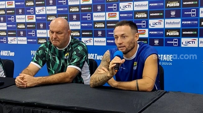 Kapten tim Persib Bandung, Marc Klok, siap bekerja keras menampilkan permainan terbaiknya saat menghadapi Manila Digger FC, pada play off AFC Champions League (ACL) Two 2025/2026. [Suara.com/Rahman]