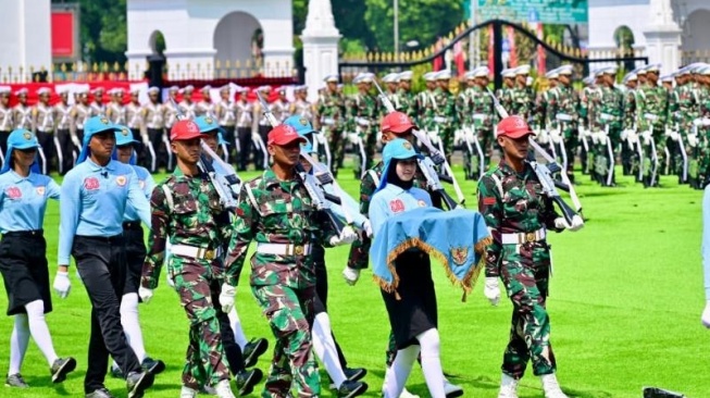 Calon pasukan pengibar bendera pusaka (Paskibraka) yang kemarin grogi, kini sudah tampil lebih percaya diri. (Foto: Rusman - Biro Pers Sekretariat Presiden)
