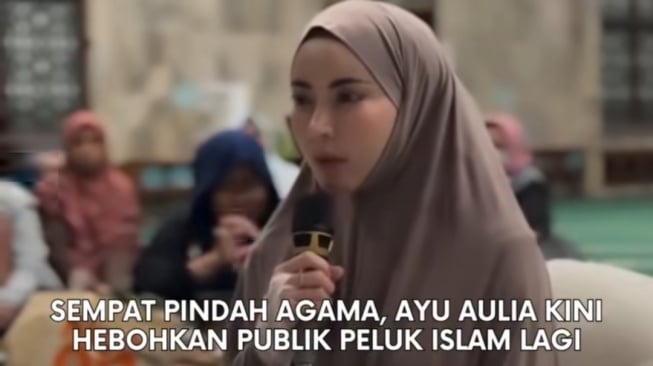Selebgram dan model kontroversial, Ayu Aulia kembali masuk islam. [Instagram/Genztalk.id]