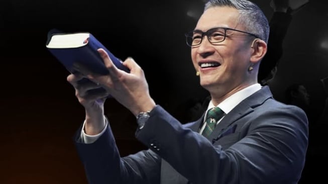 Potret Pendeta Philip Mantofa (Instagram)