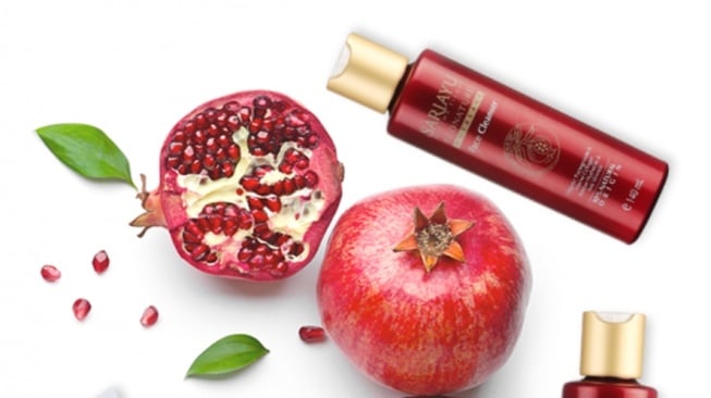 Kulit Lembap dan Cerah, 4 Rekomendasi Toner Buah Delima Kaya Vitamin C Alami