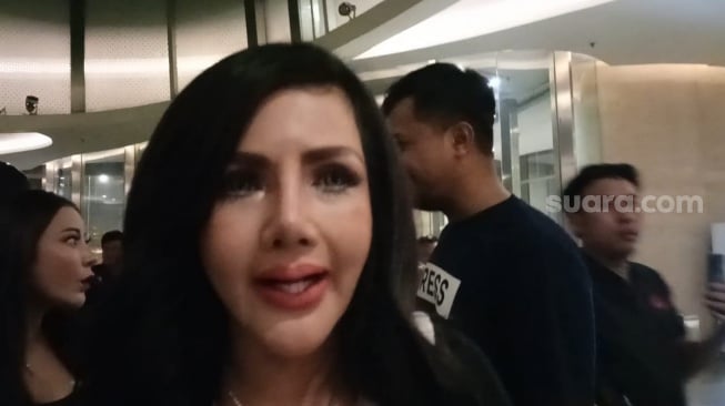 Barbie Kumalasari jadi korban keributan Sunan Kalijaga dan pengacara Reza Gladys di kawasan Kuningan, Jakarta Selatan pada Selasa, 12 Agustus 2025. [Suara.com/Rena Pangesti]