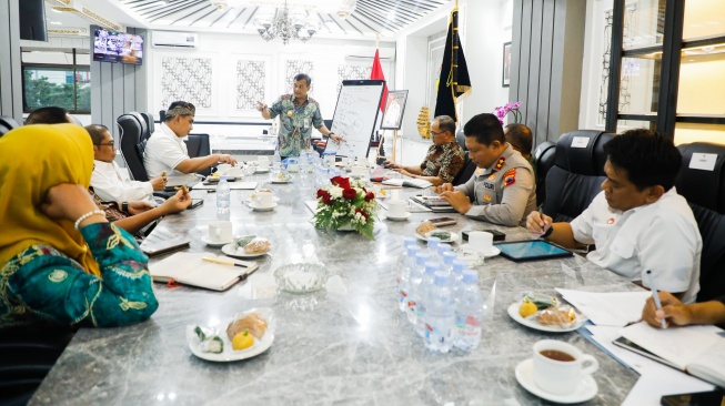 Chet elda porno video chat 2 Ukraina talabalar porno