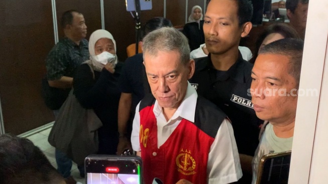 Musisi Fariz RM kembali menjalani sidang kasus narkoba di Pengadilan Negeri Jakarta Selatan, Kamis (14/8/2025). [Adiyoga Priyambodo/Suara.com]