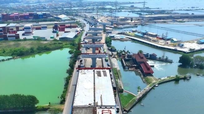 22 Ribu Ton Semen Sudah Dihabiskan Untuk Bangun Proyek Tol Atas Laut Semarang-Demak