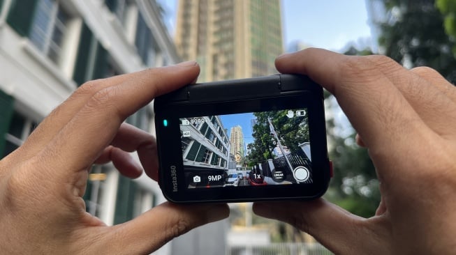 Review Insta360 Ace Pro 2 MM93 Edition. [Suara.com/Dicky Prastya]