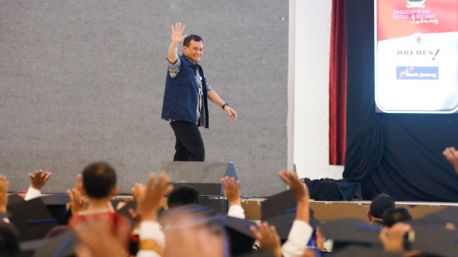 Gubernur Jawa Tengah, Ahmad Luthfi saat di acara Graduasi Sukses Brebes Beres di Gedung Serbaguna Islamic Center Kabupaten Brebes, Kamis 14 Agustus 2025. [Istimewa]