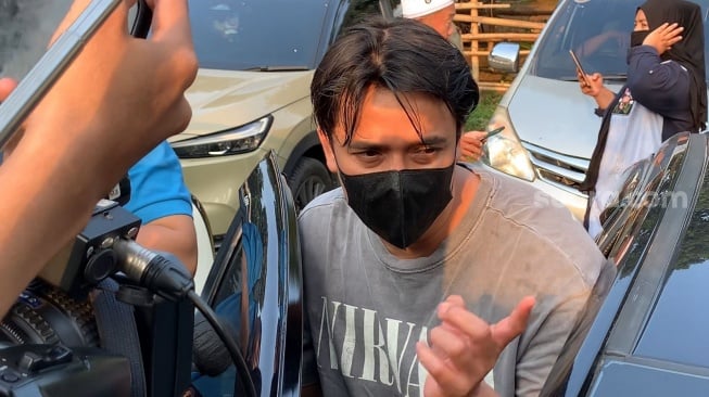 Ikut Turun ke Liang Lahad, Billy Syahputra Menyesal Tak Paham Kode Mpok Alpa