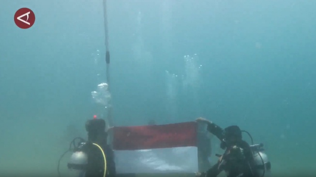 Merah Putih Berkibar di Kedalaman Laut Aceh: Upacara HUT ke-80 RI yang Bikin Merinding