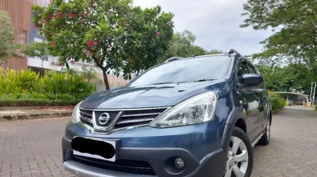 Nissan Grand Livina (2017). (OLX)