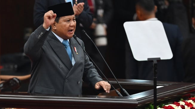 Presiden Prabowo Subianto menyampaikan pidato dalam Sidang Tahunan MPR RI dan Sidang Bersama DPR-DPD RI Tahun 2025 di Gedung Nusantara, Kompleks Parlemen, Jakarta, Jumat (15/8/2025). [ANTARAFOTO/Rivan Awal Lingga/app/rwa]