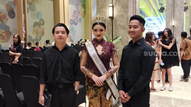 Lebih dari Sekadar Mahkota: Perjalanan Rinanda dari Kaltim ke Puteri Indonesia