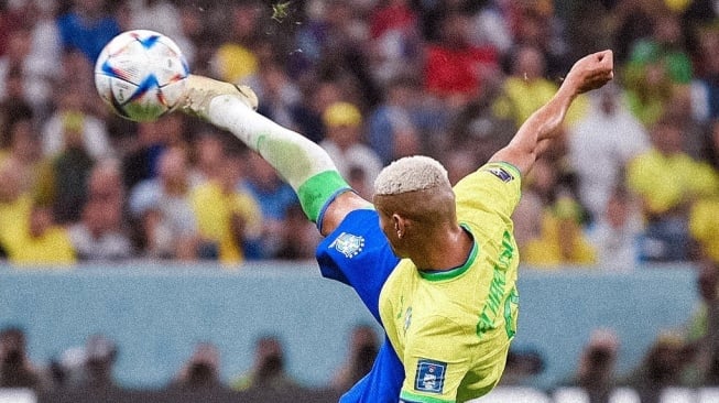 Gol Salto Spektakuler Richarlison Warnai Kemenangan Tottenham atas Burnley