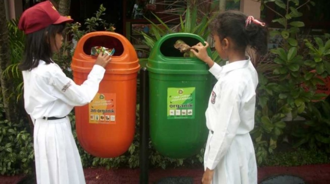 Putus Rantai Sampah dengan Kebiasaan Membawa Sendiri