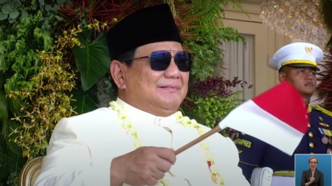 Makna Baju Adat Demang Putih Gading Prabowo pada HUT RI ke-80, Simbol Kekuatan?