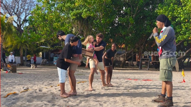 Diikuti Bule, Begini Keseruan Lomba 17 Agustus di Pantai Kuta