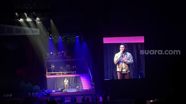 Bikin Haru, Ariel NOAH Bawakan Lagu Ambilkan Bulan Bu di Konser Jumbo