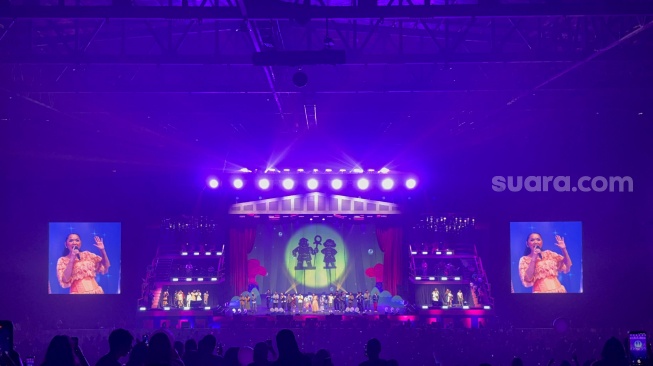 Kejutan Manis di Konser Jumbo, Vina Panduwinata Muncul Nyanyikan Kumpul Bocah