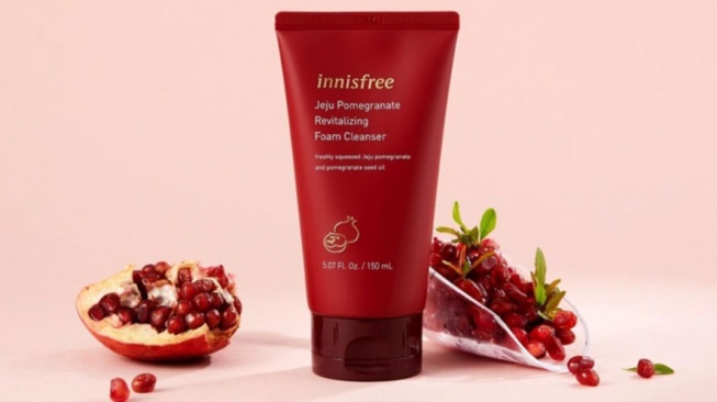 4 Rekomendasi Face Wash Buah Delima, Solusi Kulit Bersih dan Cerah Alami