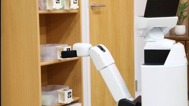 Toyota Home Support Robot (mag.toyota.co.uk)