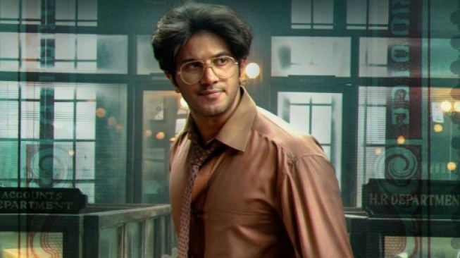 Film Lucky Baskhar yang dibintangi Dulquer Salmaan dan Meenakshi Chaudhary saat ini tengah tayang di Netflix. [YouTube]