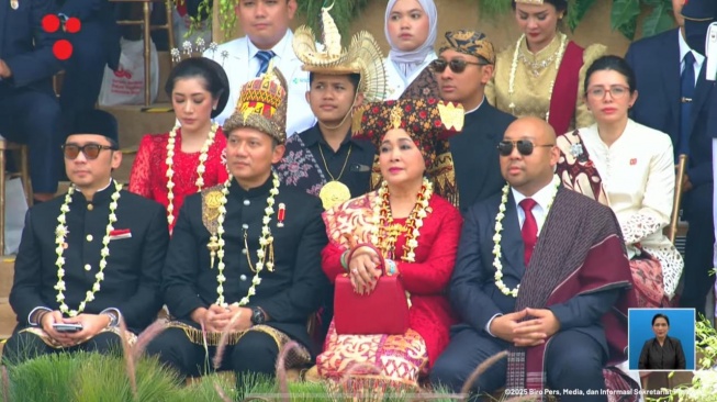 Agus Harimurti Yudhoyono, Edhi Baskoro, Titiek dan Didiet Prabowo saat upacara HUT ke-80 RI. [Biro Press Sekretariat Presiden]