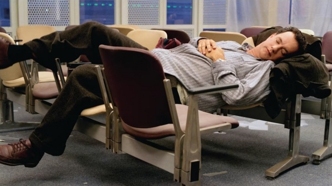 Film The Terminal yang dibintangi Tom Hanks tengah tayang di Netflix. [YouTube]