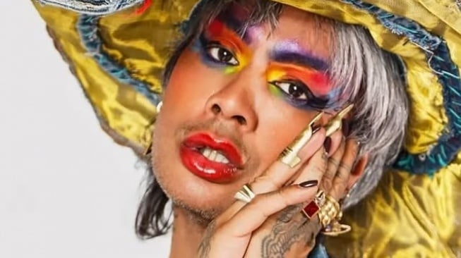 Sosok Raja Gemini Sang Drag Queen: Berdarah Minangkabau, Anak dari Adik Tiri Buya Hamka