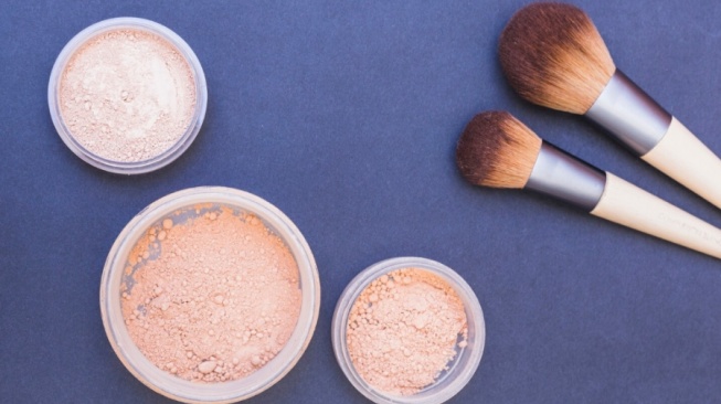 5 Bedak Tabur yang Bagus untuk Kulit Kering, Bye-Bye Makeup Pecah