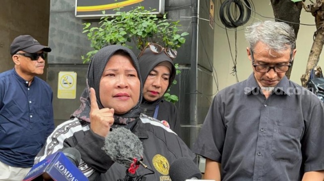 Emak-emak Heran Ikut Diperiksa Polisi, Curhatan Meryati: Negara Sudah Gaduh Gara-gara Ijazah Jokowi!