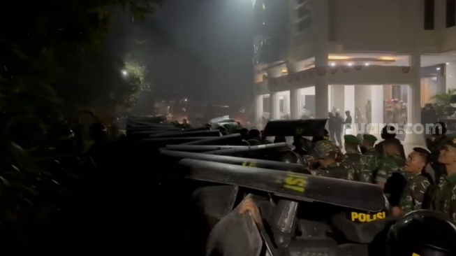 BREAKING NEWS: Demo Pajak PBB di Bone Rusuh, Sejumlah Petugas Terluka