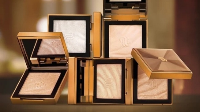 4 Rekomendasi Highlighter Favorit MUA, Bikin Wajah Auto Glowing
