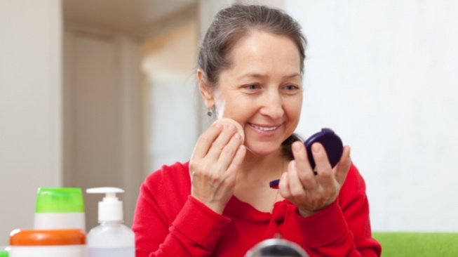 7 Rekomendasi Skincare untuk Pensiunan, Bantu Samarkan Tanda Penuaan