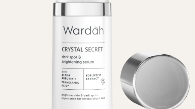 Wardah Crystal Secret Dark Spot & Brightening Serum.